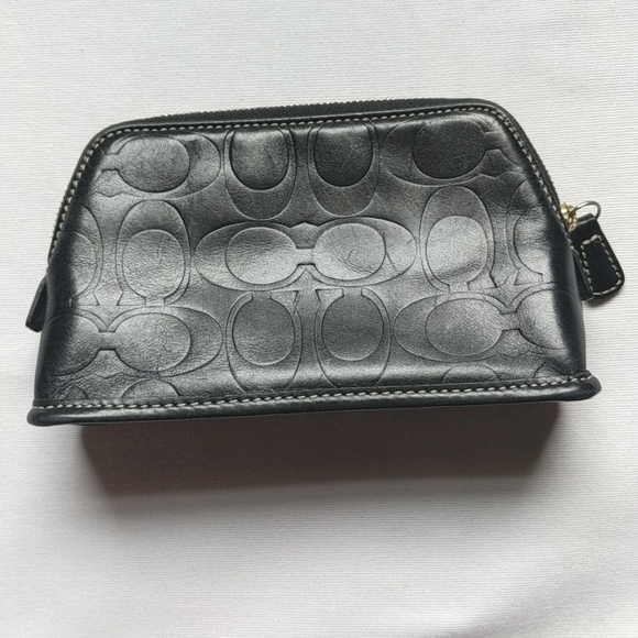 Coach Small Zippered Clutch. - Picture 11 of 11